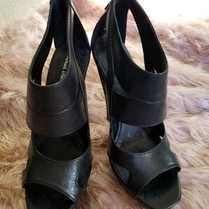 NEVER WEAR LEATHER SHOES